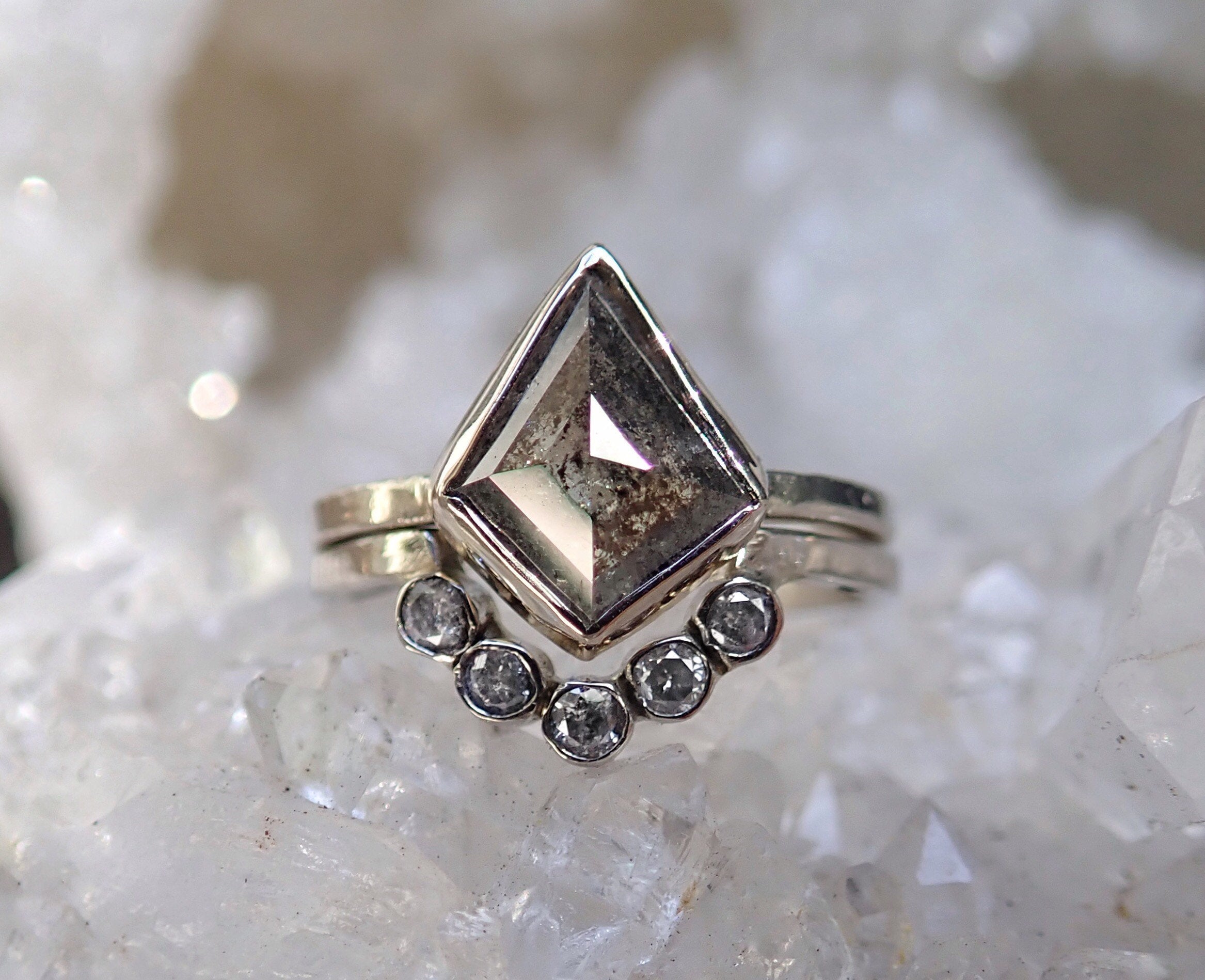 Kite hot sale shaped ring